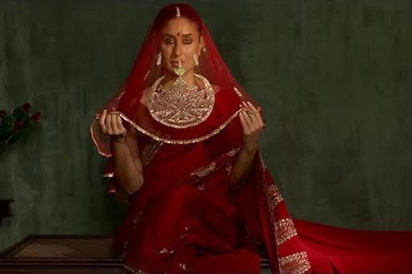 Mahira Khan dances to Govinda's Coolie No 1 song at a wedding in Pakistan.  Watch | Bollywood - Hindustan Times