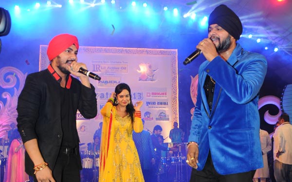 Ramji Gulati and Gurdeep Mehndi launched an album Goru Goru