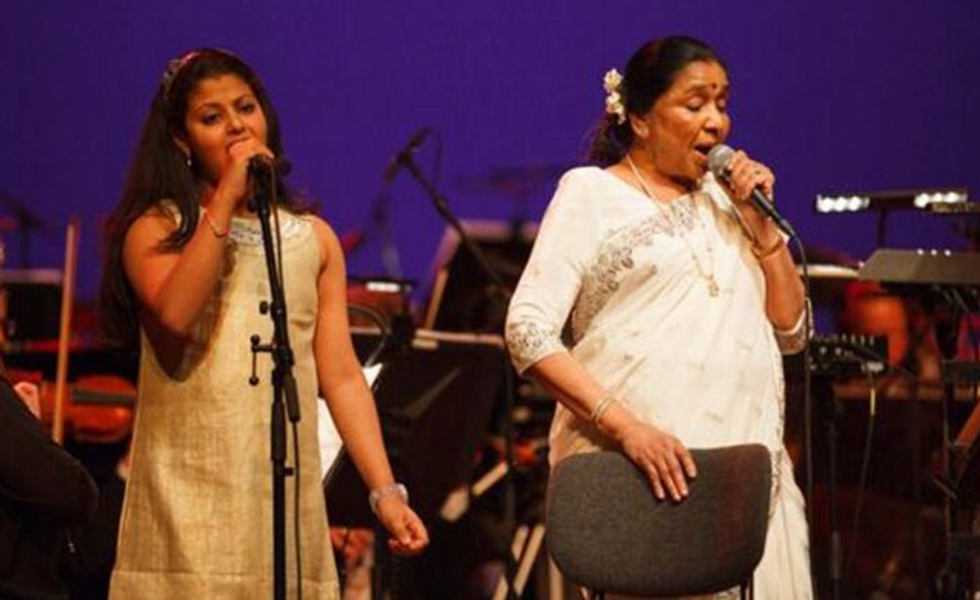 Asha bhosle and Granddaughter Zanai Bhosle