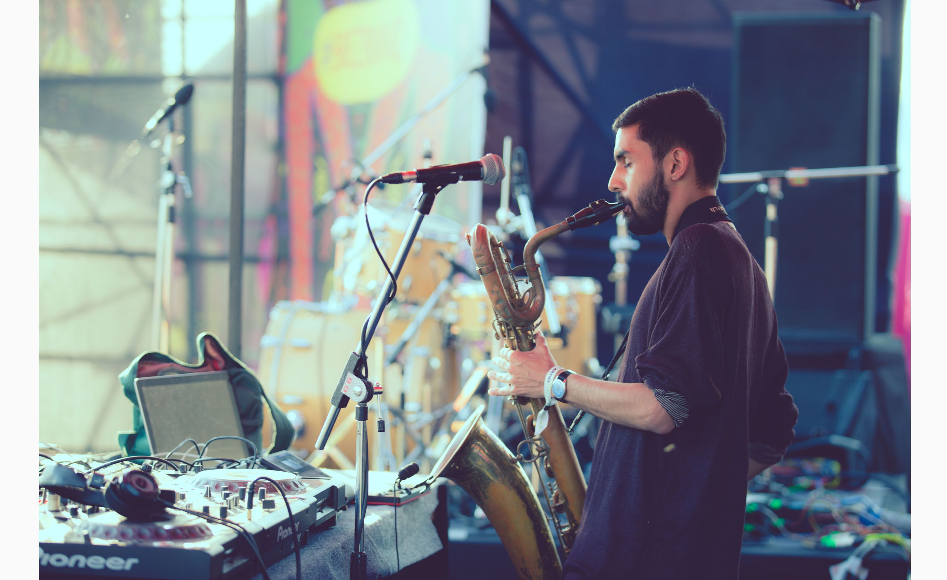 Sid Vashi performing on Day One of the Pune edition of BACARDI NH7 Weekender. Photo Credit - Himanshu Rohilla