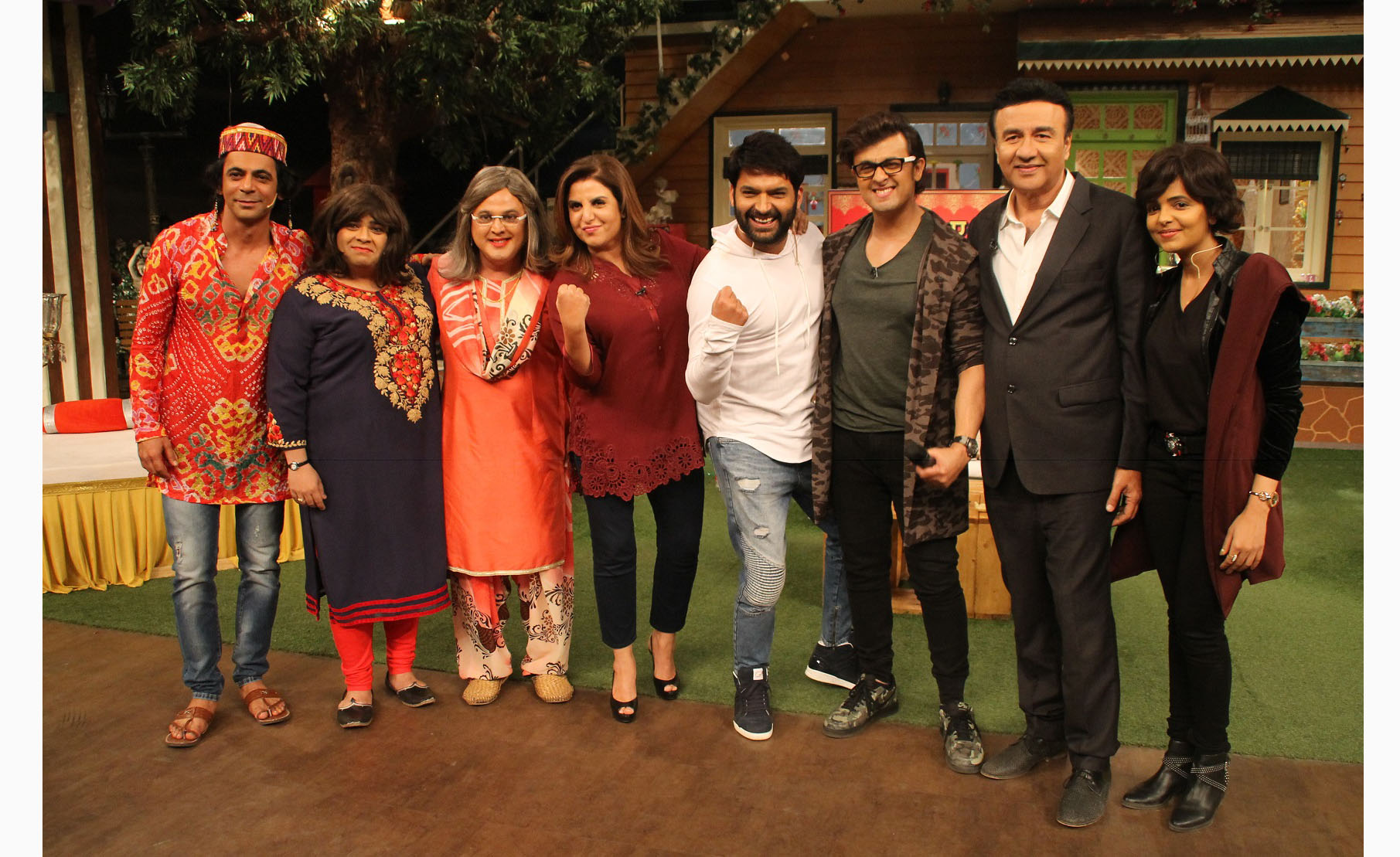 Sonu Nigam, Anu Malik, Farah Khan, Kapil Sharma,Kiku Sharda, Sunil Grover,Ali Asgar 