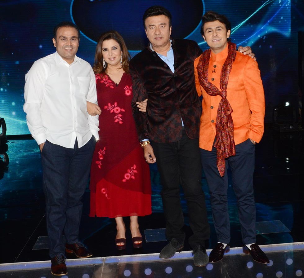  Virendra-Sehwag,-Farah-Khan,-Anu-Malik-and-Sonu-Nigam