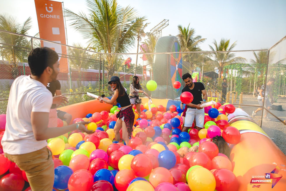 Couples seen enjoying the ball pit at Vh1 Supersonic 2017