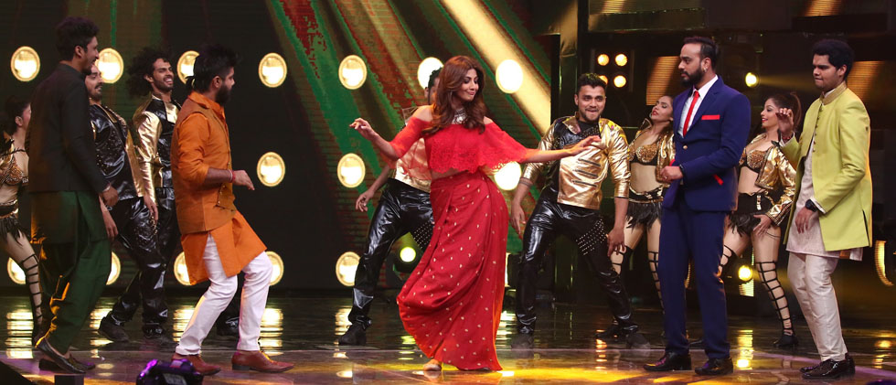 Shilpa Shetty Kundra with Top 5 Indian Idol Contestants