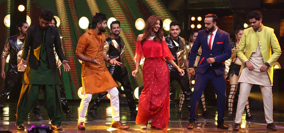 Shilpa Shetty Kundra with Top 5 Indian Idol Contestants