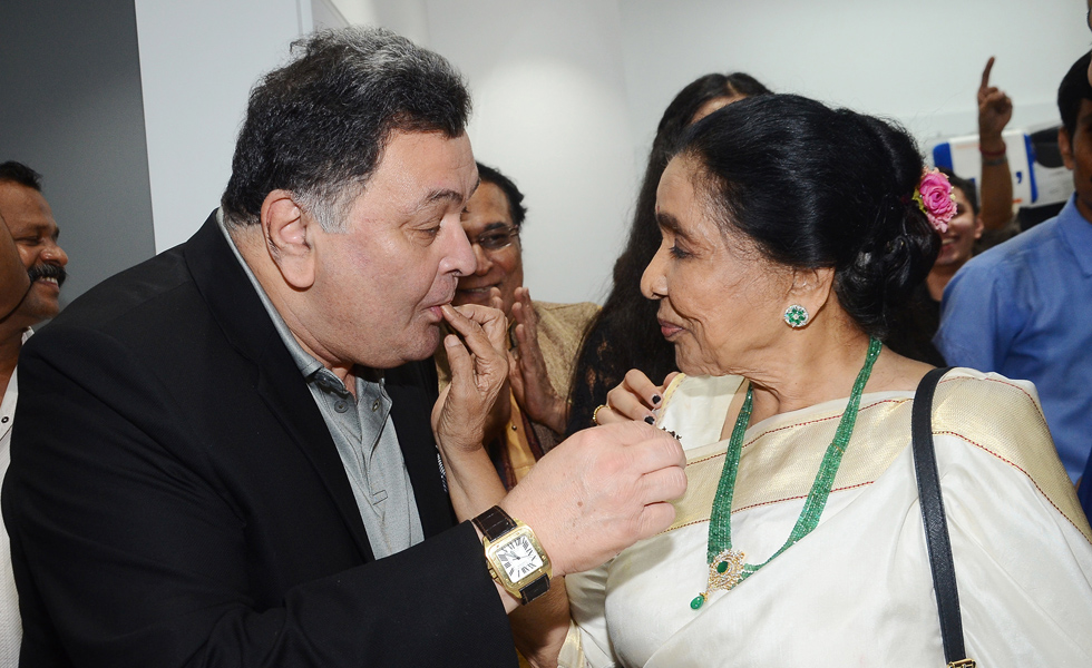  Rishi Kapoor and Asha Bhosle