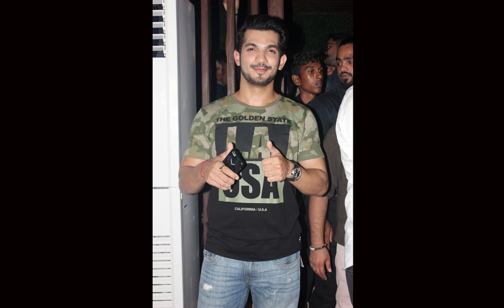  Arjun Bijlani at DJ Akhtar & DJ Hardik's gig at 1Above