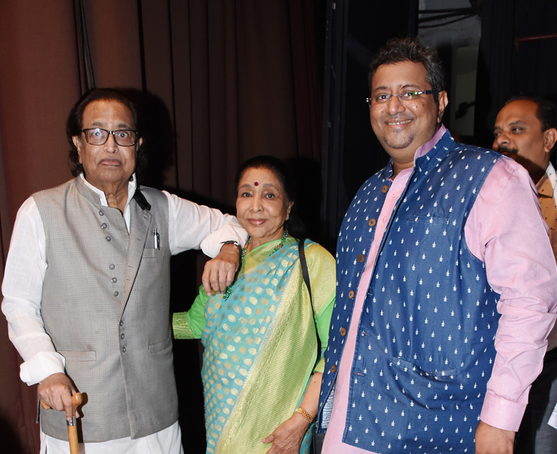 Hridaynath Mangeshkar, Asha Bhosle and Adinath Mangeshkar