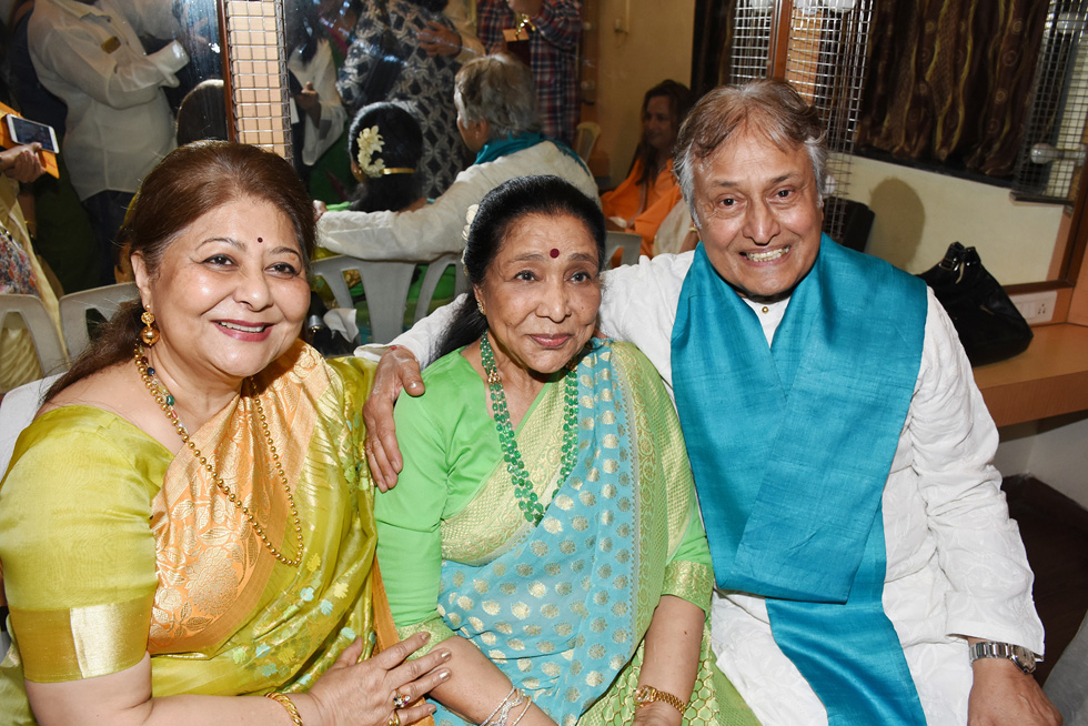  Subhalakshmi Khan, Asha Bhosle and Ustad Amjad Ali Khan