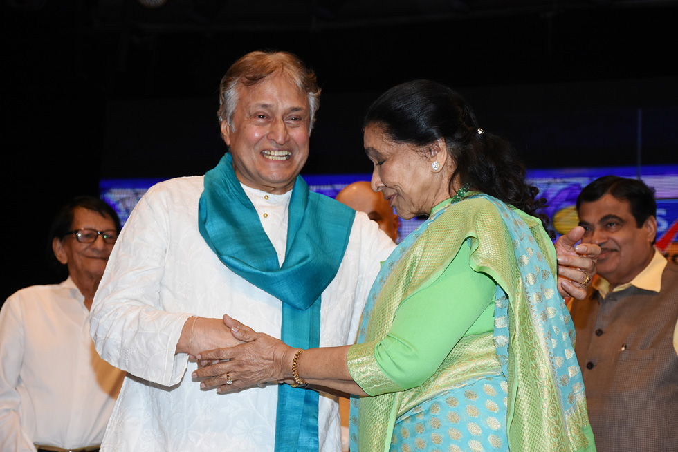 Ustad Amjad Ali Khan and Asha Bhosle