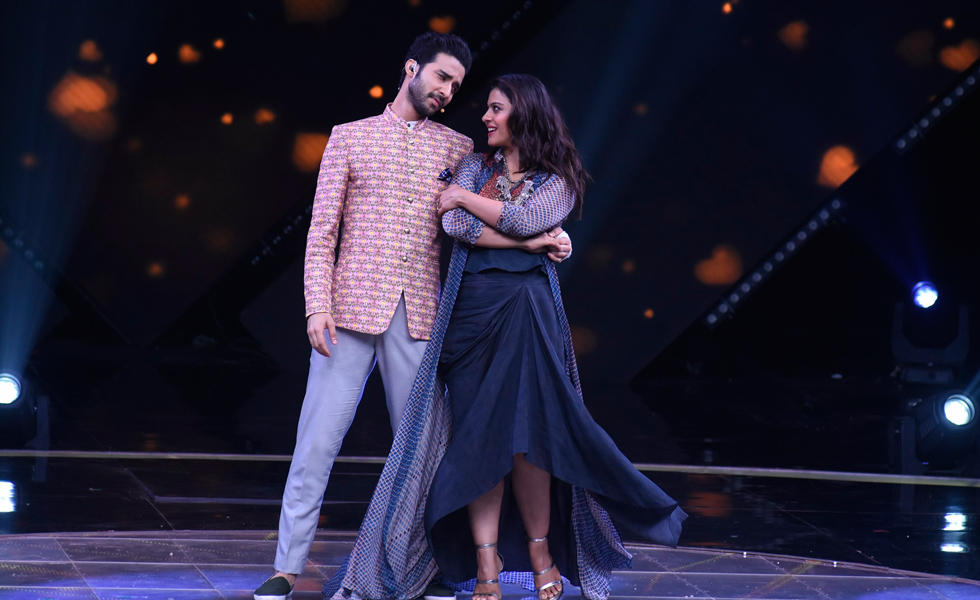 Raghav and Kajol perform on Gerua