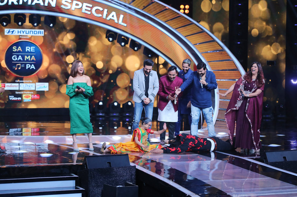 Vicky Kaushal impressed by Dadi (Dipali borkar) at the sets of Sa RE Ga Ma Pa