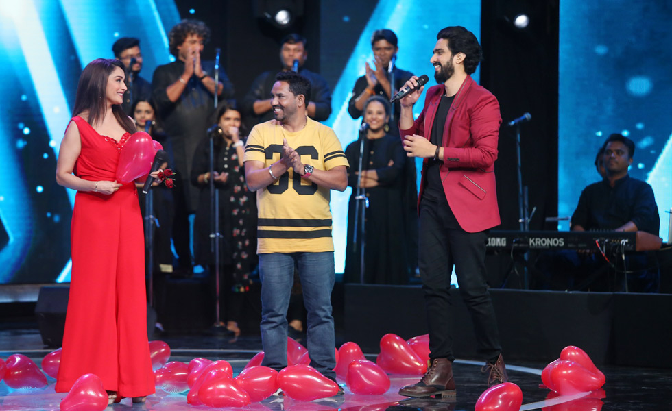 Amaal had his fan moment and sang for Madhuri Dixit