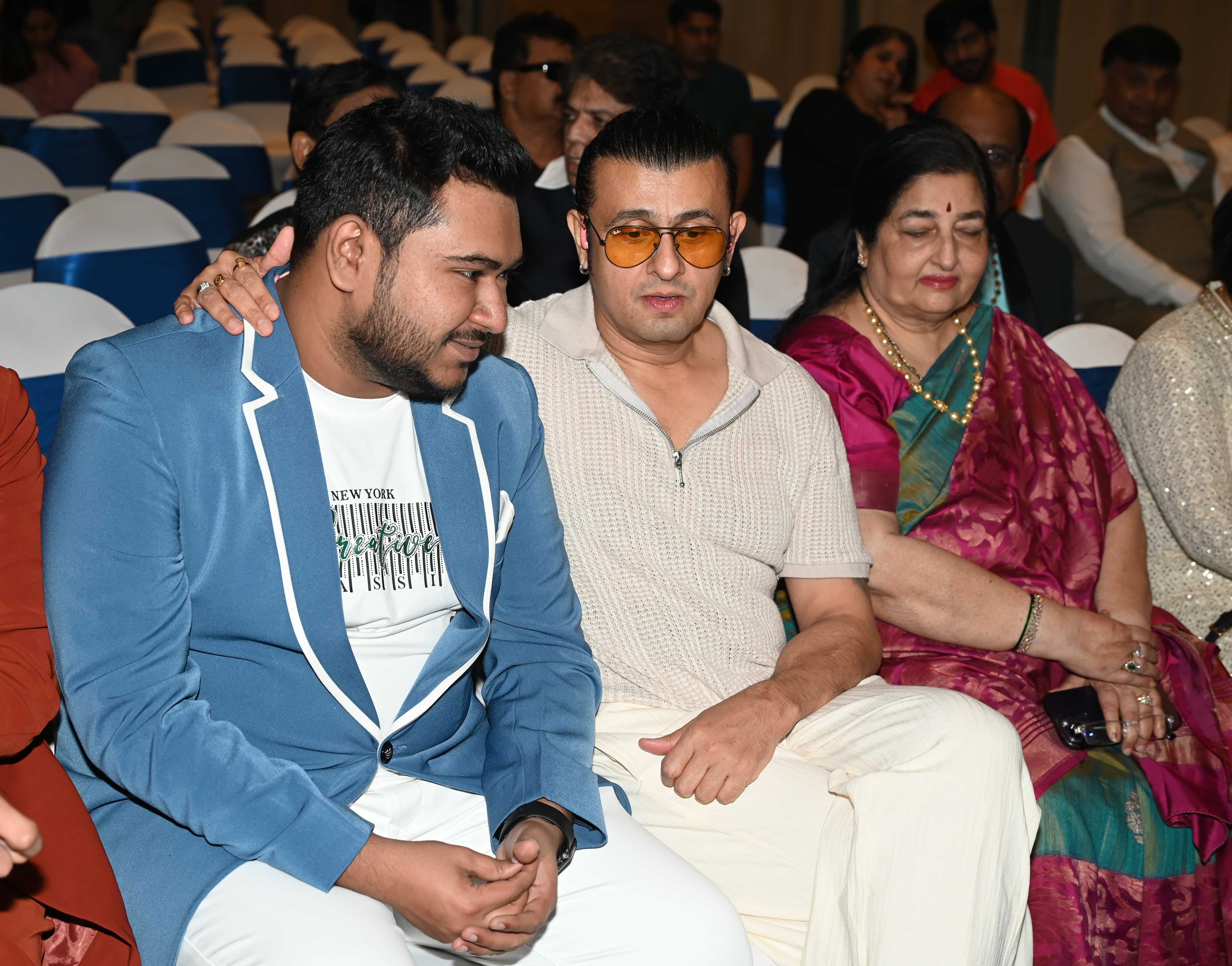 Aditya Shankar with Sonu Nigam and Anuradha Paudwal