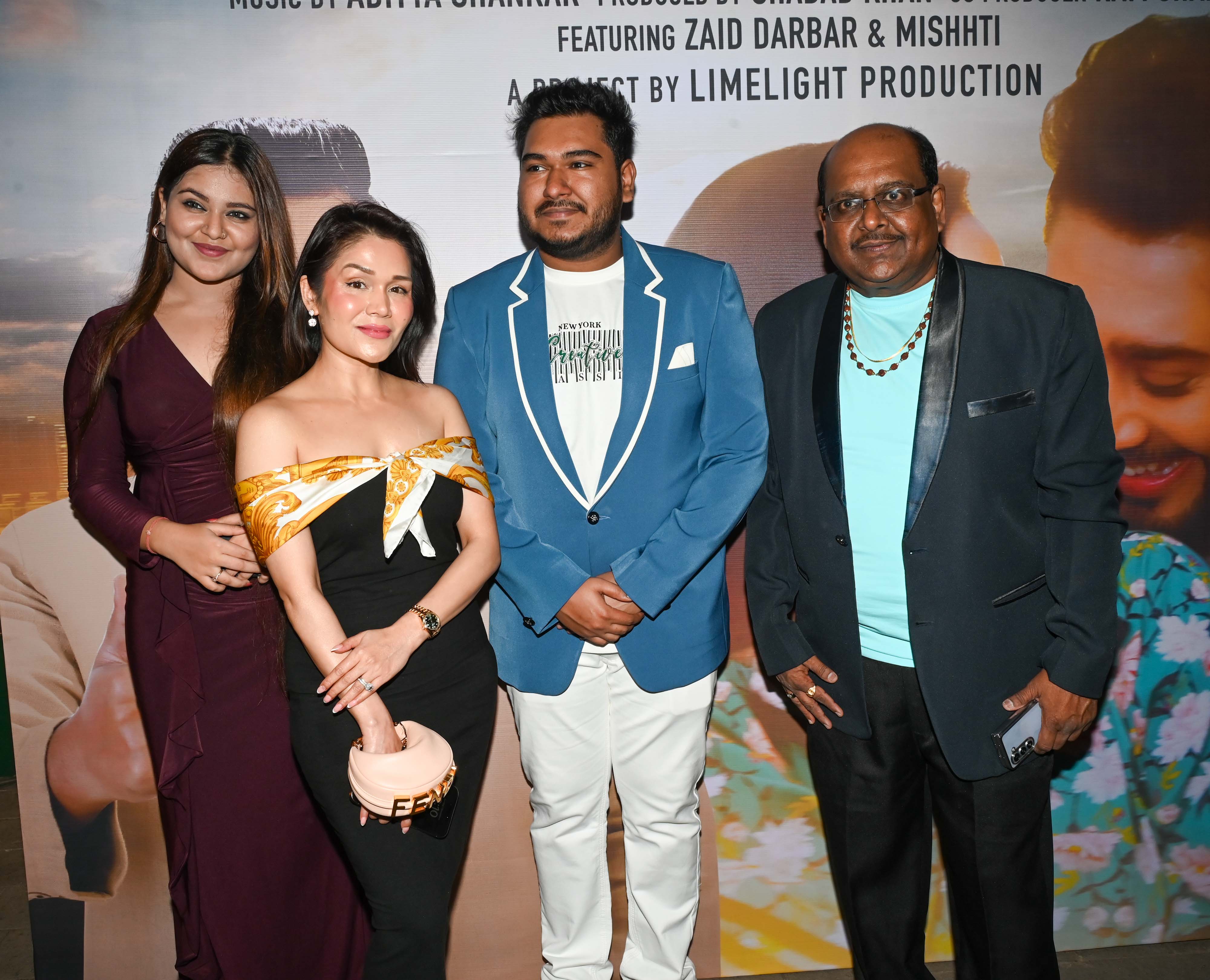 Sneha Shankar with Sonu Kakkar, Aditya Shankar with Ram Shankar