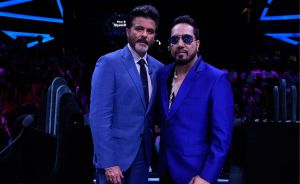  Anil-Kapoor and Mika Singh on-the set of Dil Hai Hindustani