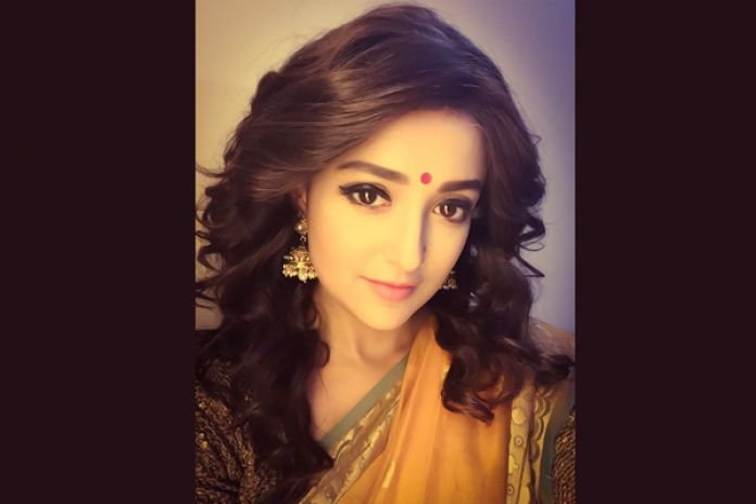 Monali Thakur on X: 