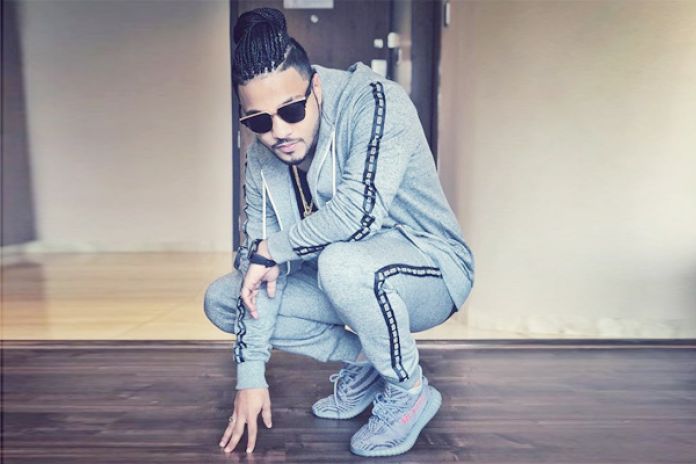 Rapper Raftaar says that people wait outside his house in Delhi to catch a  glimpse of him  Hindustan Times